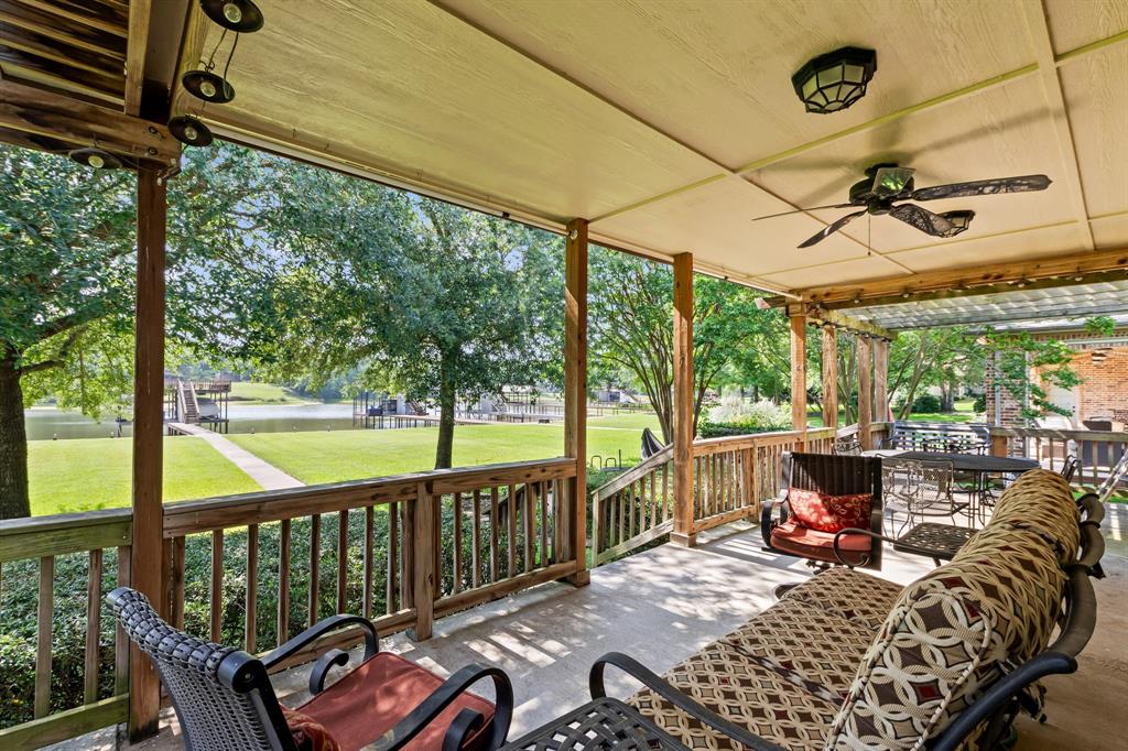 194 Bushwhacker Drive Property Photo 1