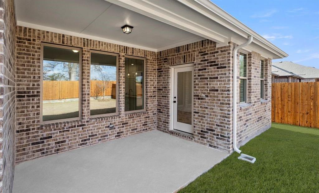 1903 Jamestown Way Property Photo 2