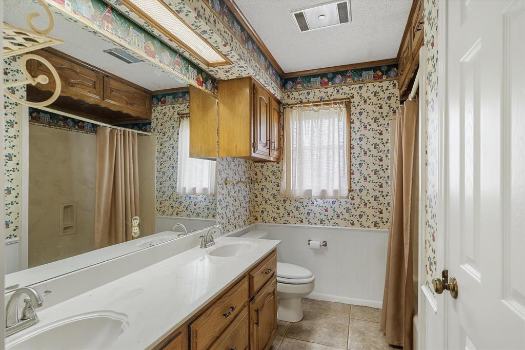599 S Oak Street Property Photo 10