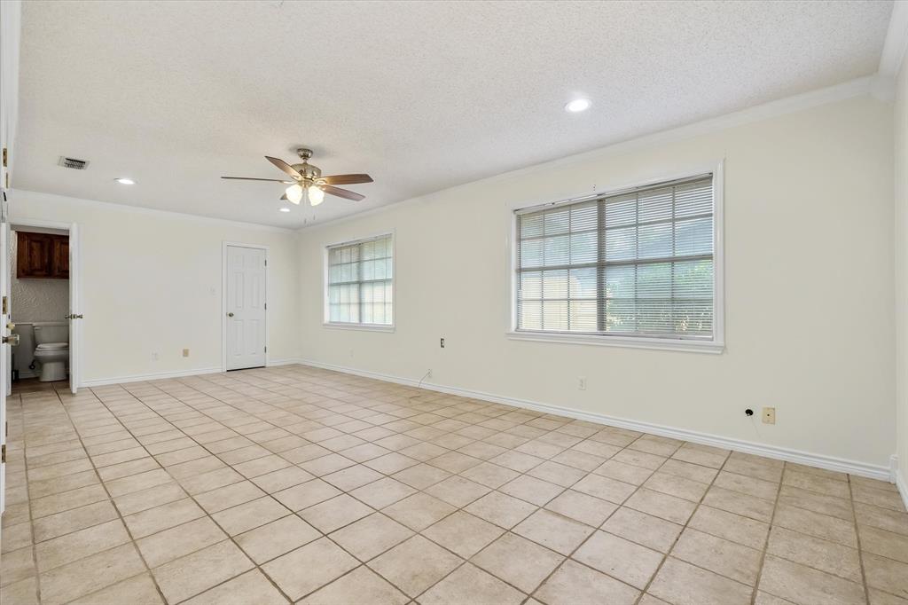 599 S Oak Street Property Photo 13