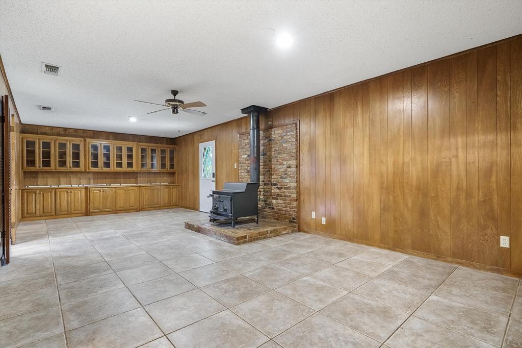 599 S Oak Street Property Photo 18