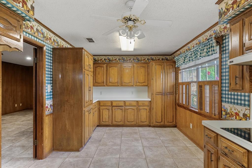 599 S Oak Street Property Photo 23