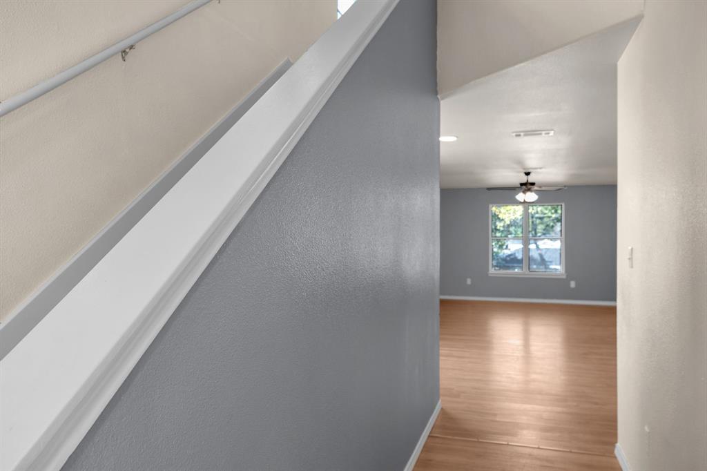 1205 E Powell Avenue Property Photo 4