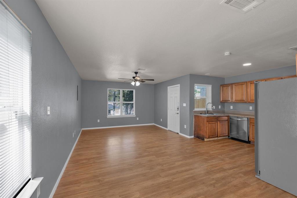 1205 E Powell Avenue Property Photo 5
