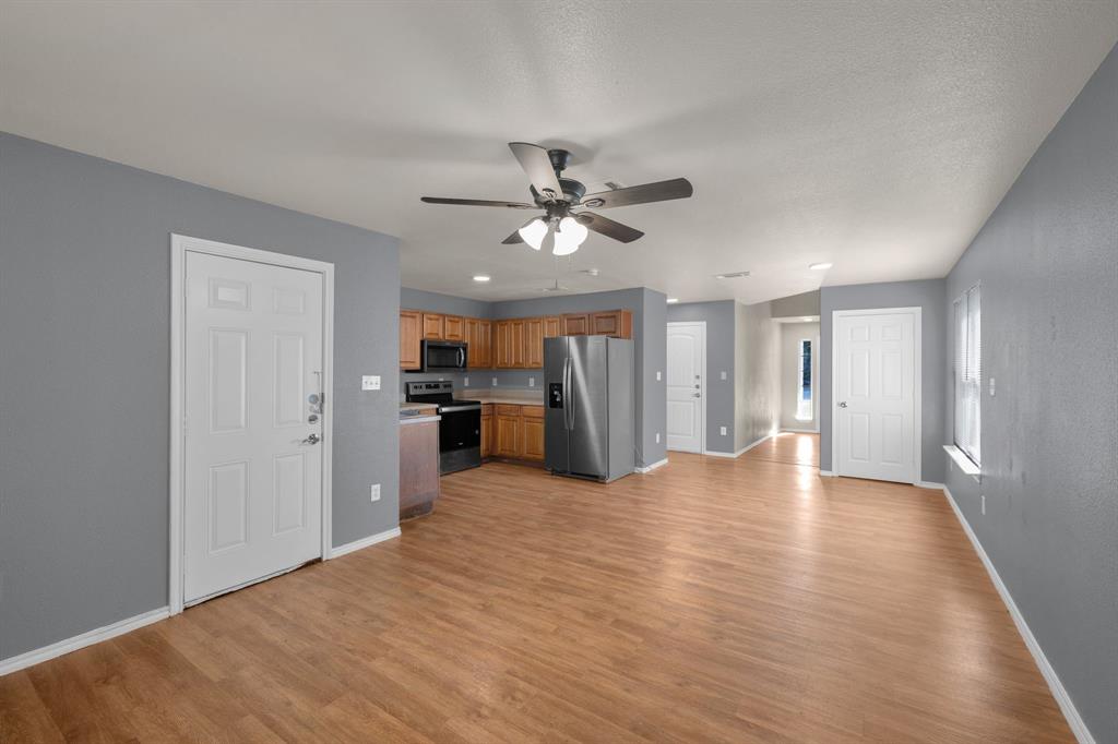 1205 E Powell Avenue Property Photo 6
