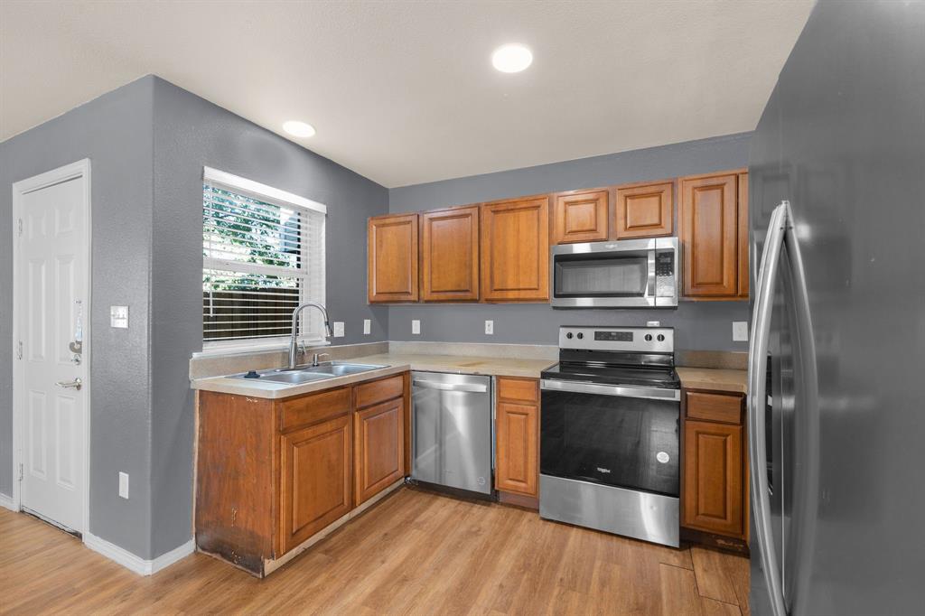 1205 E Powell Avenue Property Photo 7