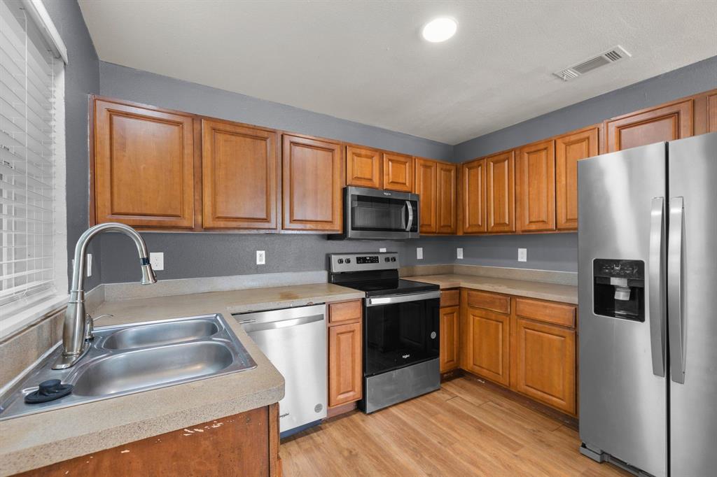 1205 E Powell Avenue Property Photo 8