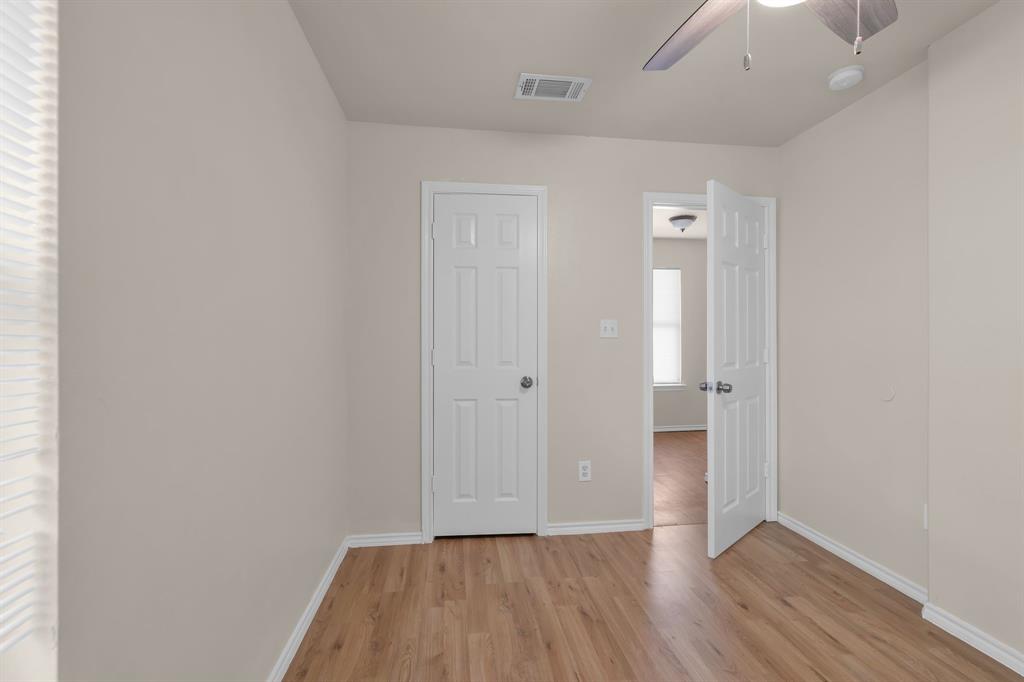 1205 E Powell Avenue Property Photo 36