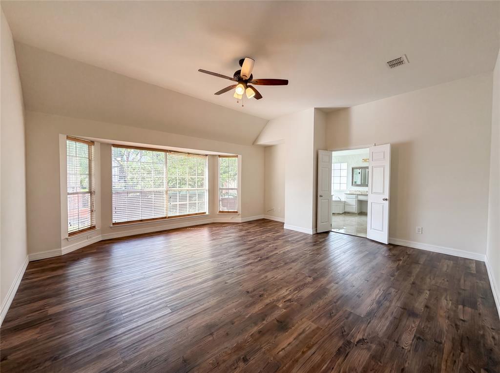 1429 Greenbriar Drive Property Photo 4
