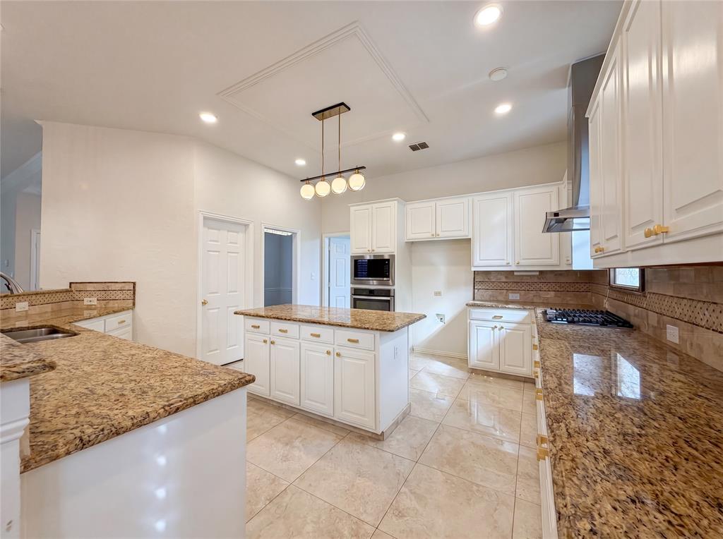 1429 Greenbriar Drive Property Photo 8