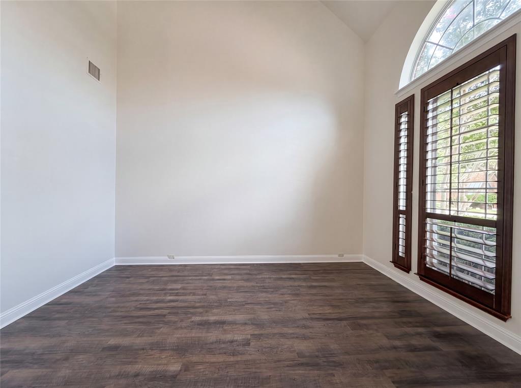 1429 Greenbriar Drive Property Photo 10