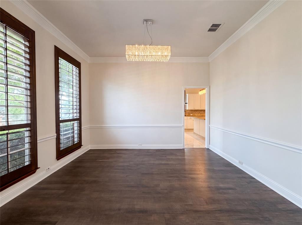 1429 Greenbriar Drive Property Photo 12