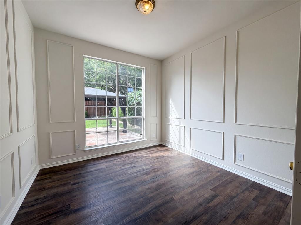 1429 Greenbriar Drive Property Photo 13