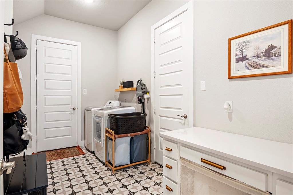 131 Aberdeen Boulevard Property Photo 32