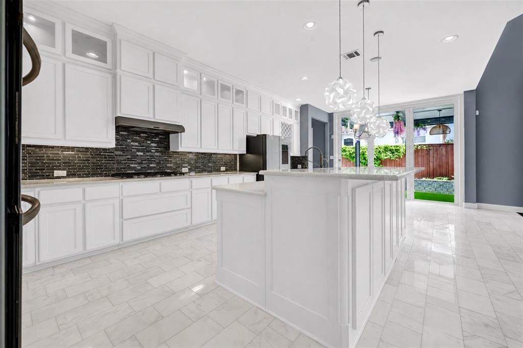 5946 Bradley Court Property Photo 10