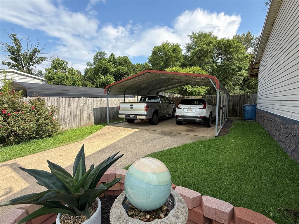 5561 Asbury Lane Property Photo 6