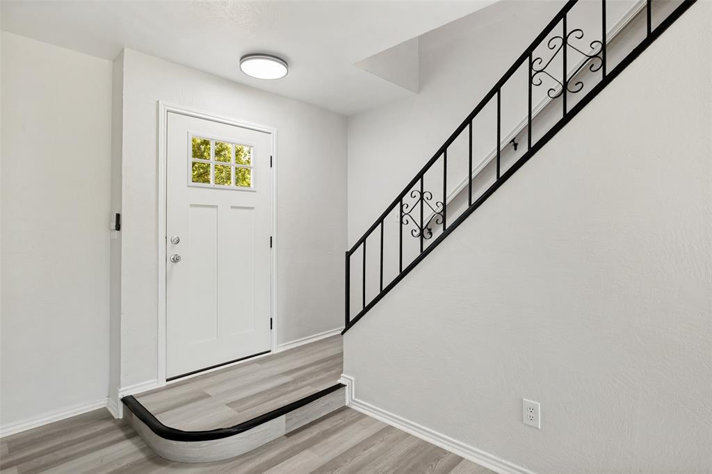 709 N Madison Avenue Property Photo 2