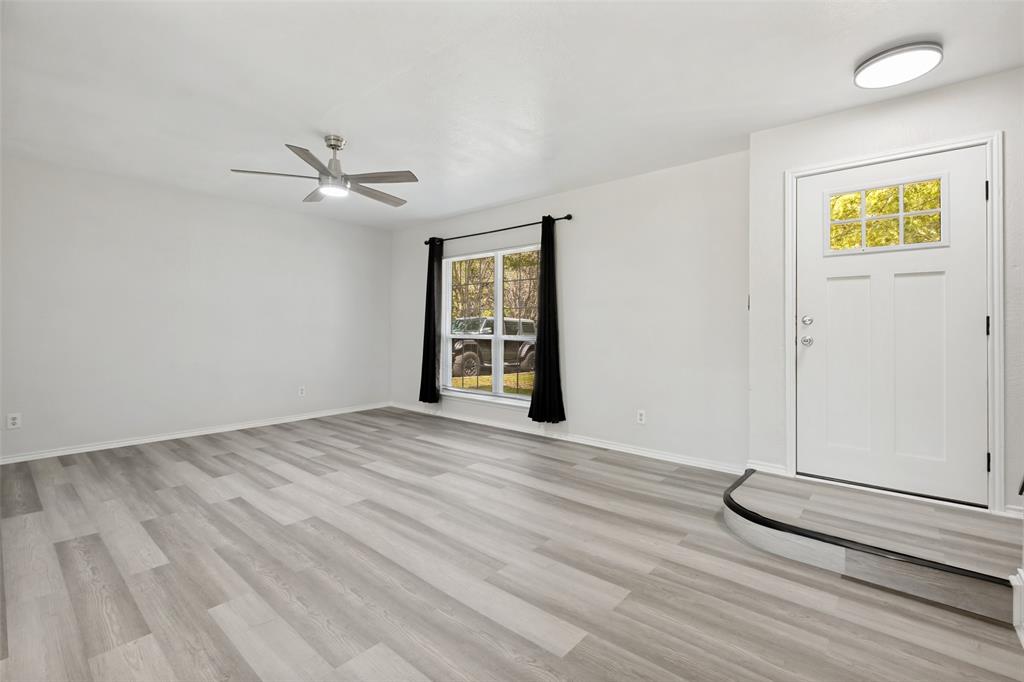 709 N Madison Avenue Property Photo 3
