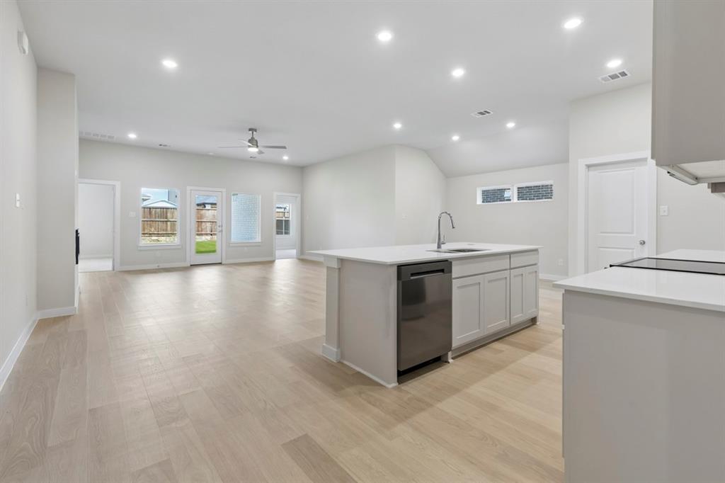 5060 Picasso Road Property Photo 7