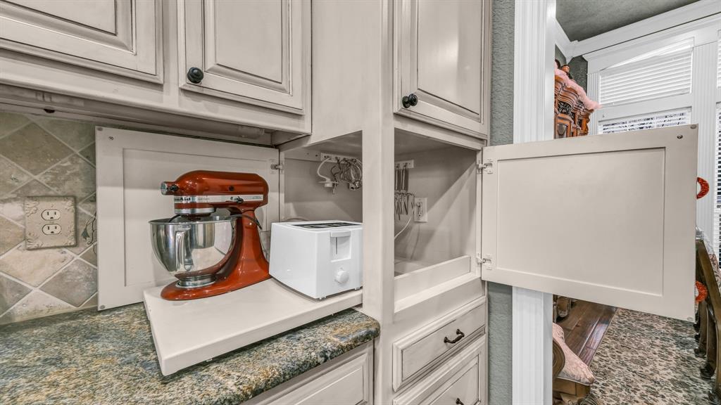 115 Autumn Springs Court Property Photo 15