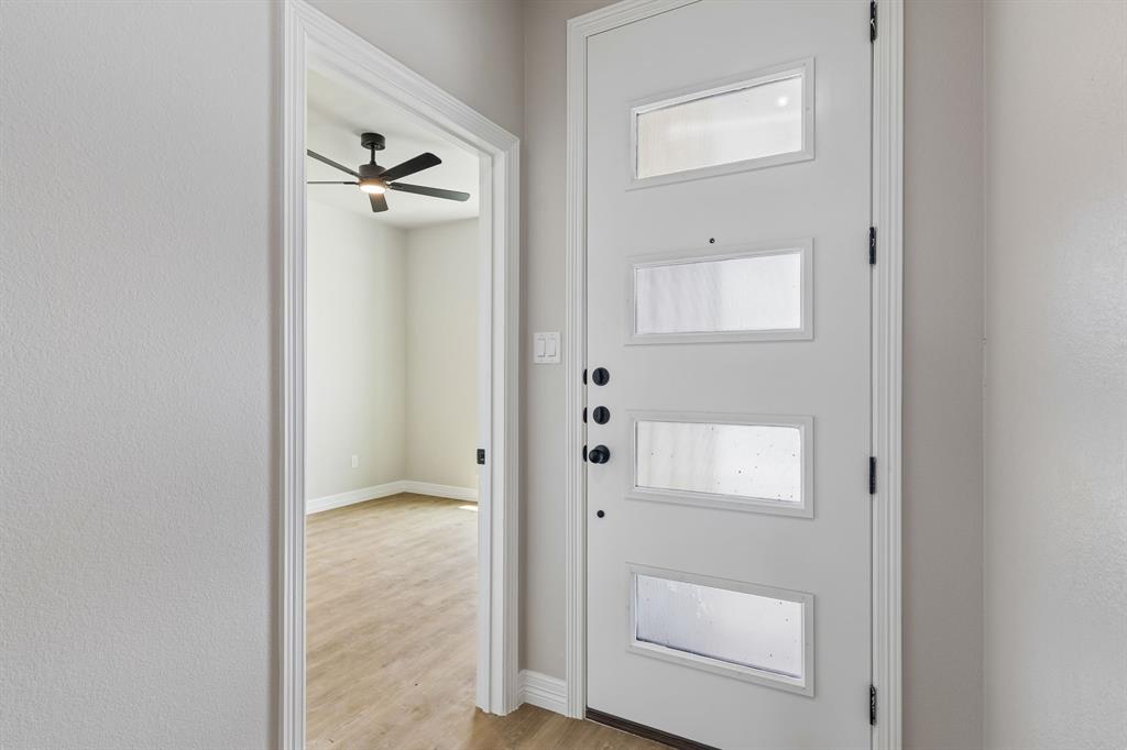 1307 Lone Pine Way Property Photo 7