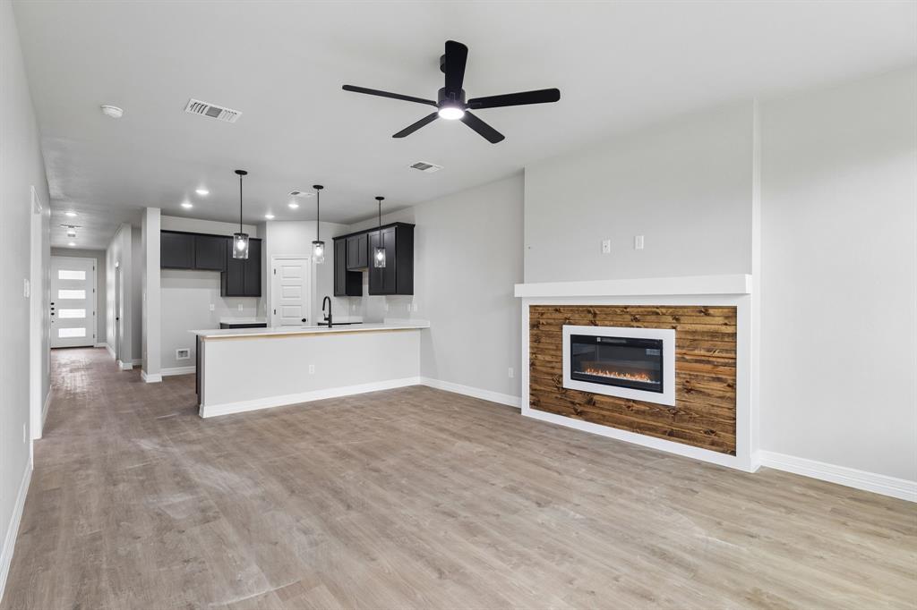 1307 Lone Pine Way Property Photo 8