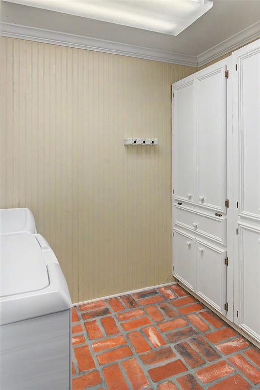 424 Albany Avenue Property Photo 19