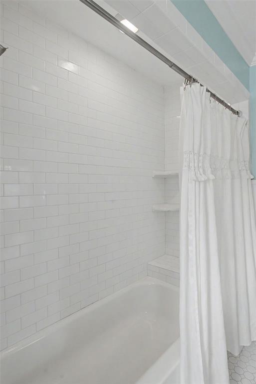 424 Albany Avenue Property Photo 31