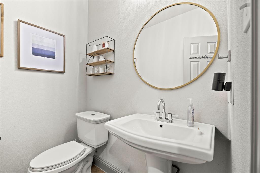 1032 Edgefield Lane Property Photo 21