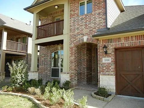 2320 Lynbridge Circle Property Photo 3