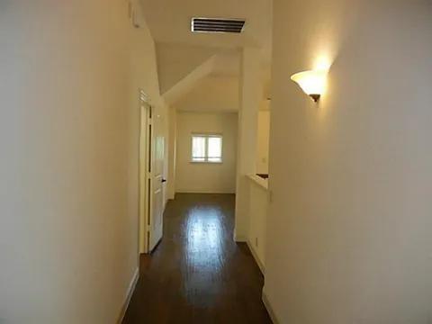 2320 Lynbridge Circle Property Photo 5
