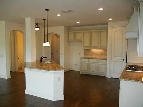 2320 Lynbridge Circle Property Photo 7