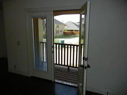 2320 Lynbridge Circle Property Photo 16