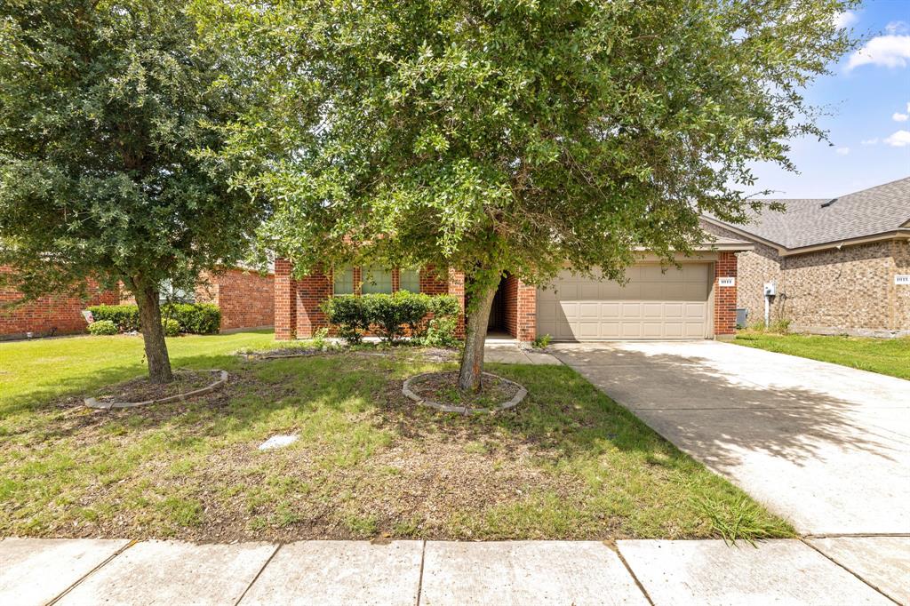 1011 Meadow Green Court Property Photo 2