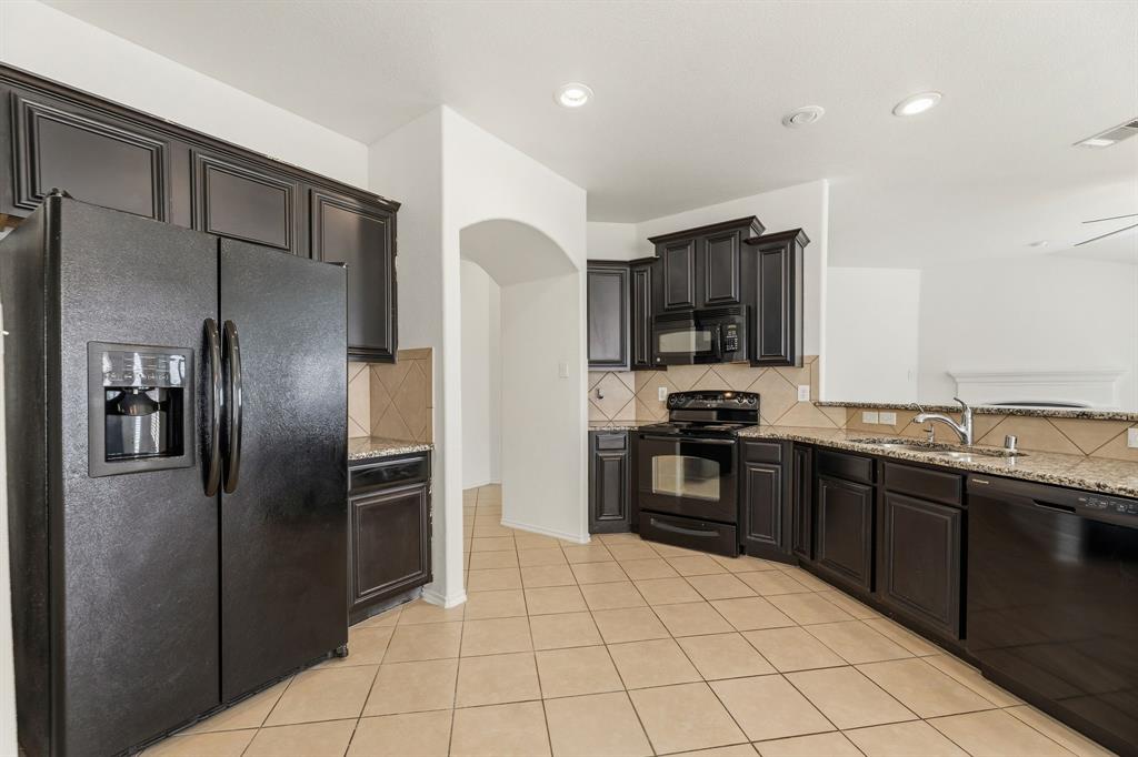 1011 Meadow Green Court Property Photo 7