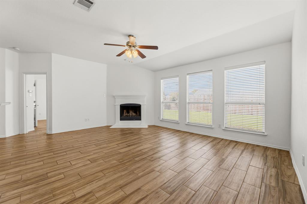 1011 Meadow Green Court Property Photo 11