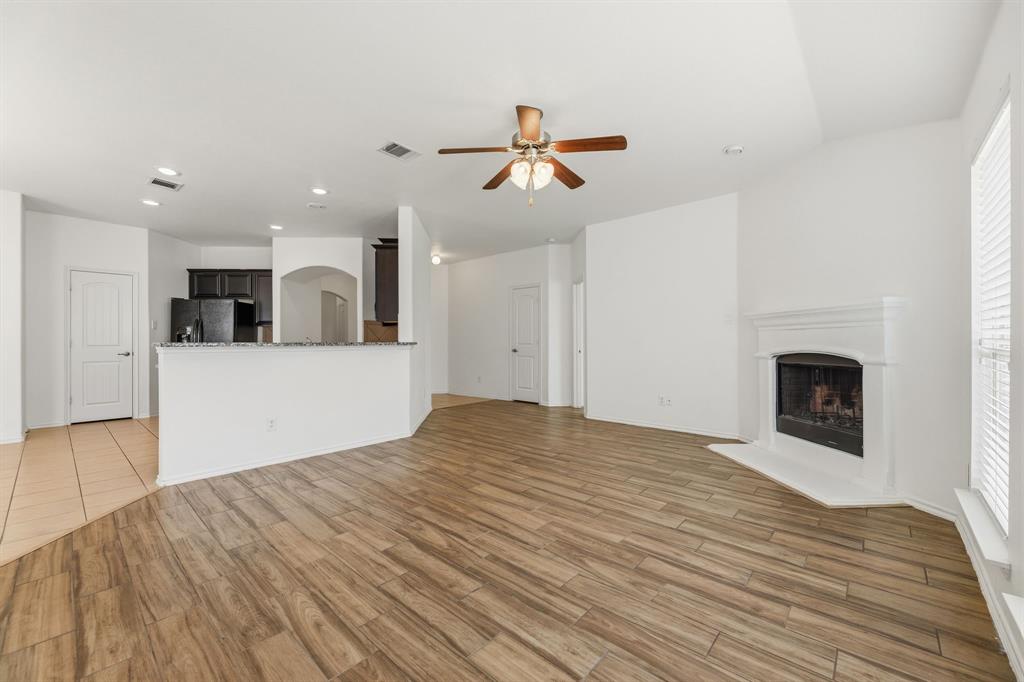 1011 Meadow Green Court Property Photo 12