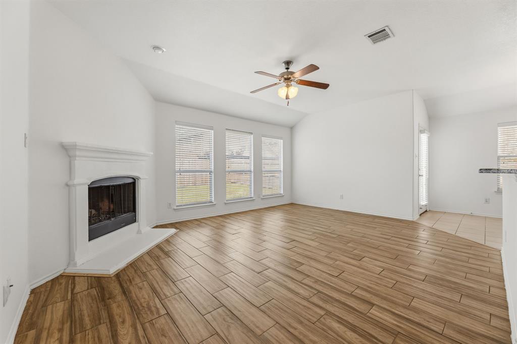 1011 Meadow Green Court Property Photo 13