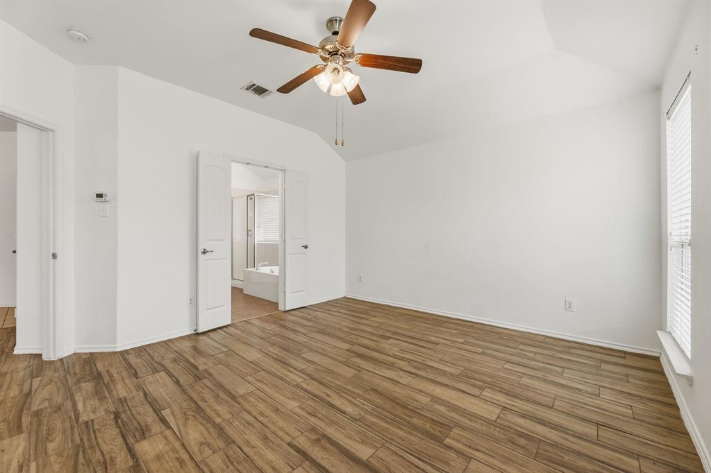 1011 Meadow Green Court Property Photo 16