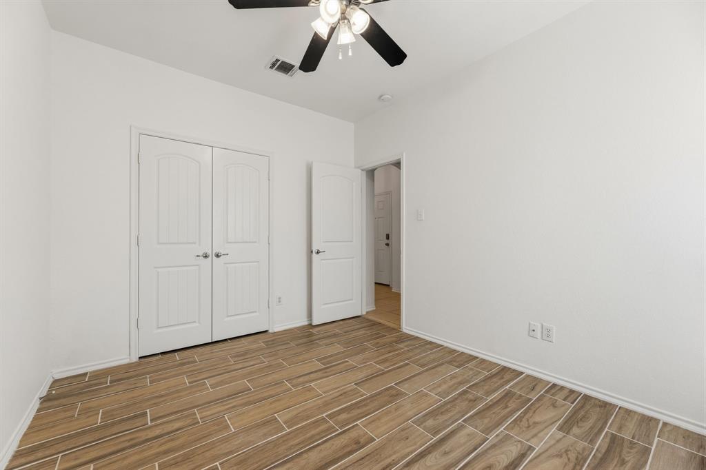 1011 Meadow Green Court Property Photo 17