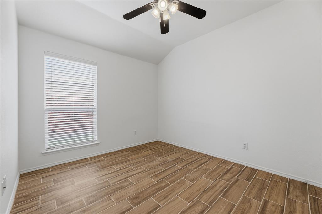 1011 Meadow Green Court Property Photo 18