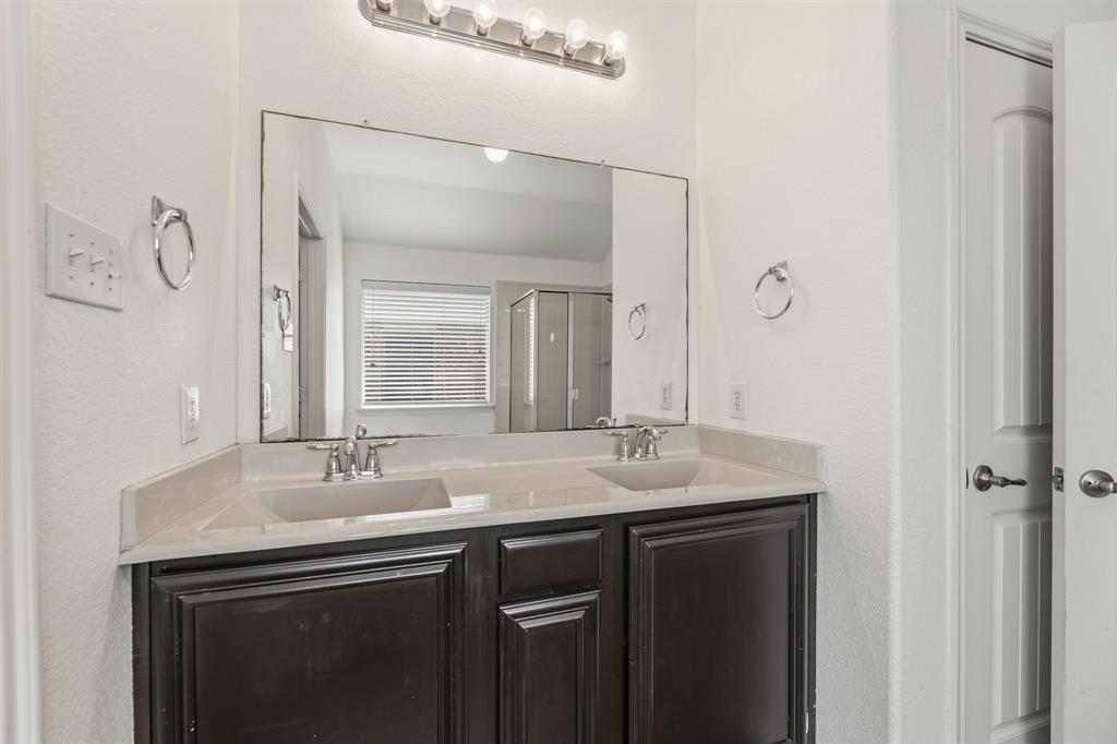 1011 Meadow Green Court Property Photo 19