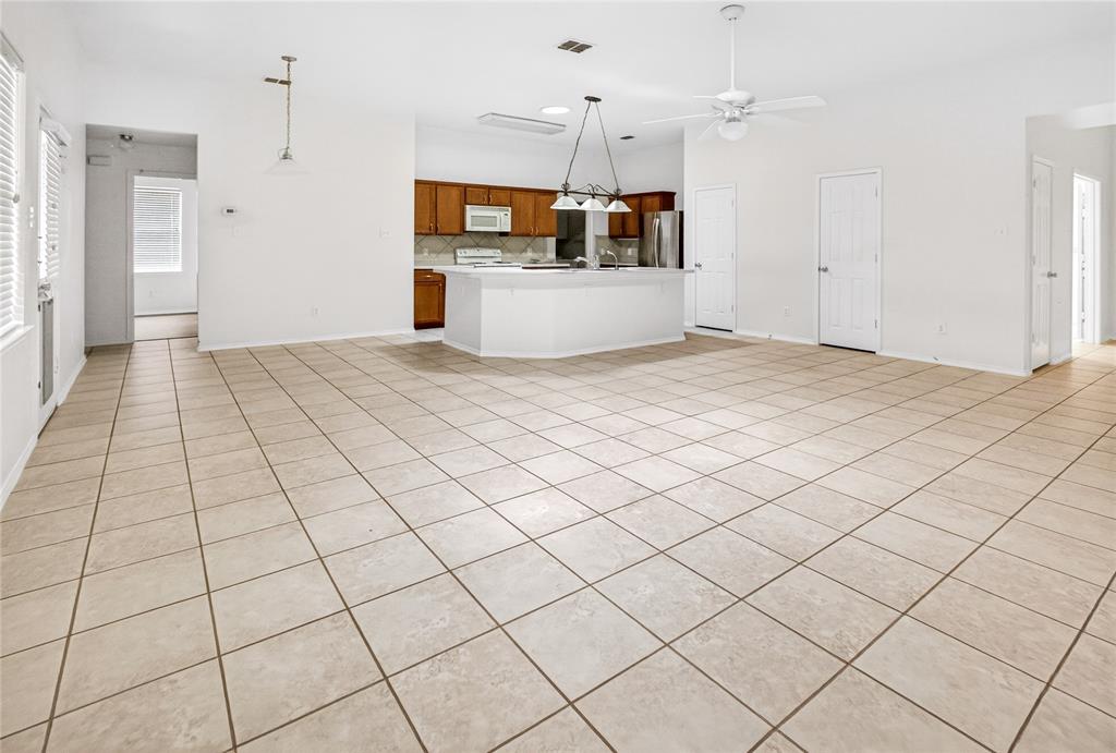 2110 Athabasca Falls Drive Property Photo 3