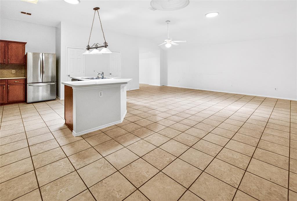 2110 Athabasca Falls Drive Property Photo 4