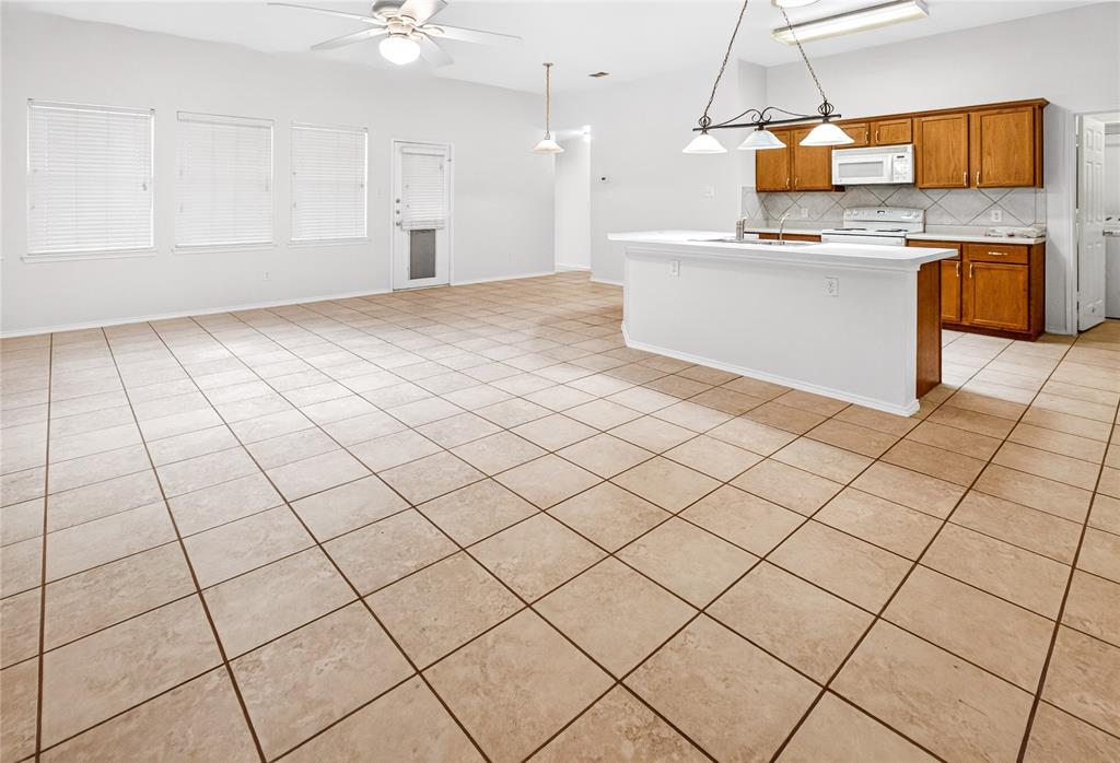 2110 Athabasca Falls Drive Property Photo 6