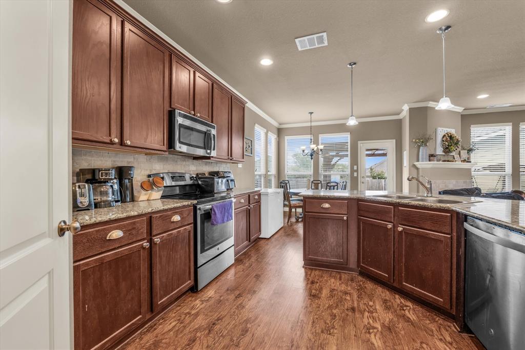 10828 Aurora Drive Property Photo 8