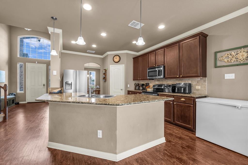 10828 Aurora Drive Property Photo 11