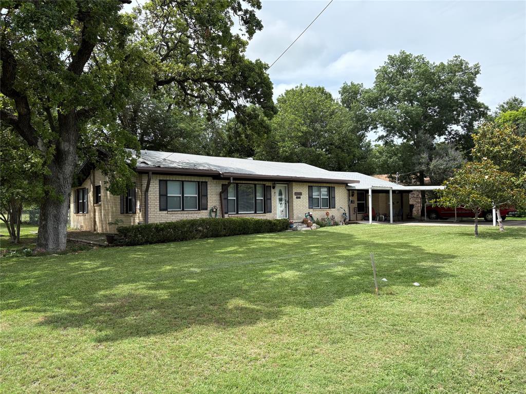 323 S Fisher Street Property Photo 1