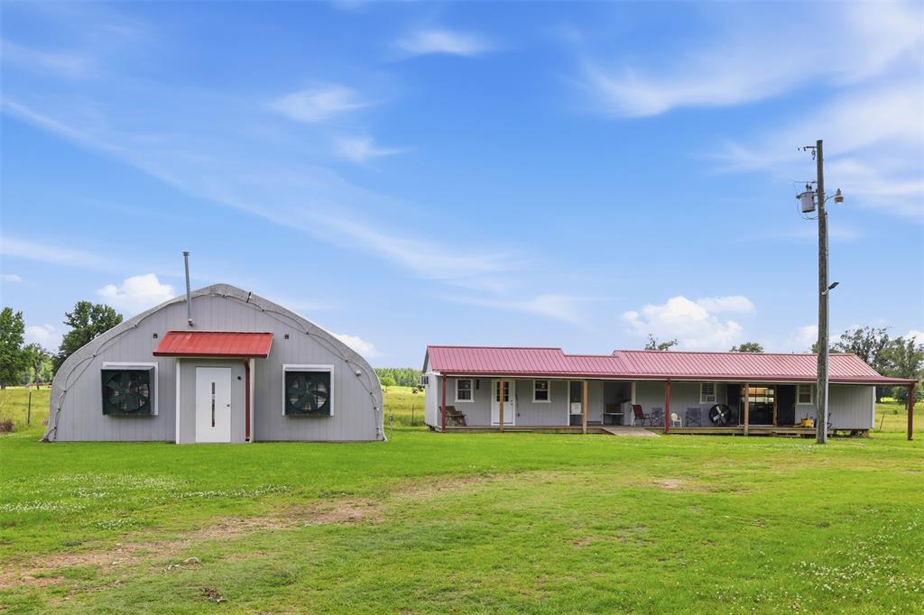 254 County Road 4129 Property Photo 5