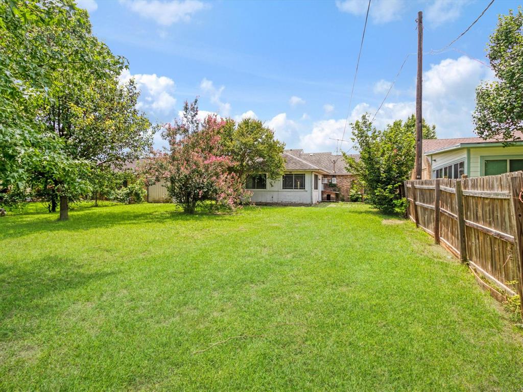 524 Carl C Senter Street Property Photo 8